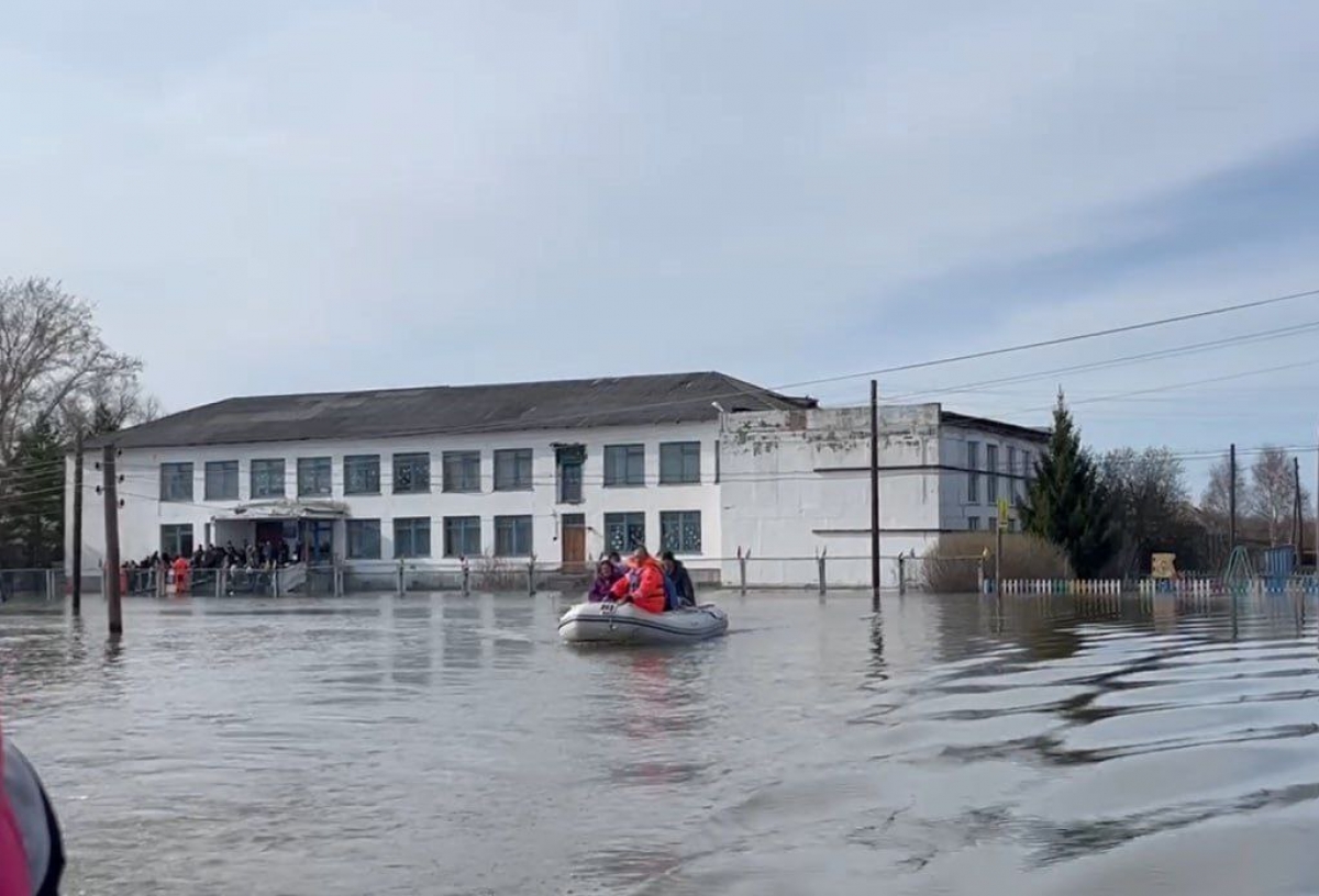 Вода на севере Омской области затопила 317 домов и отрезала 19 сел и  деревень - КН