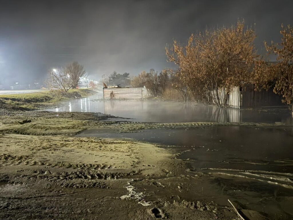 Сточными водами затопило садовое общество «Энергетик» в Костанае