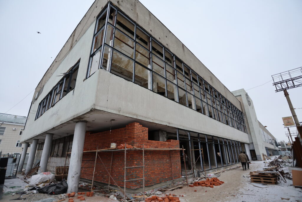 В Костанае приступили к ремонту ЖД вокзала