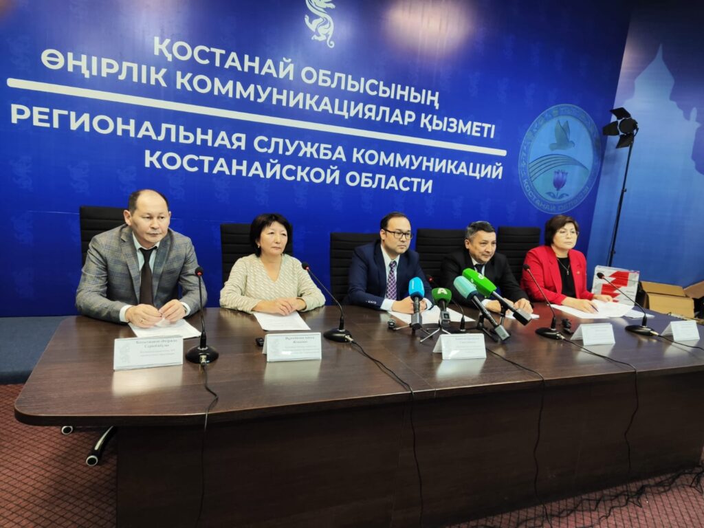 Сколько школ переведены на дистанционку, как обстоит ситуация с наличием масок и медикаментов в аптеке и на сколько увеличилось число заболевших в Костанайской области — в Костанае проходит брифинг по текущей эпидситуации