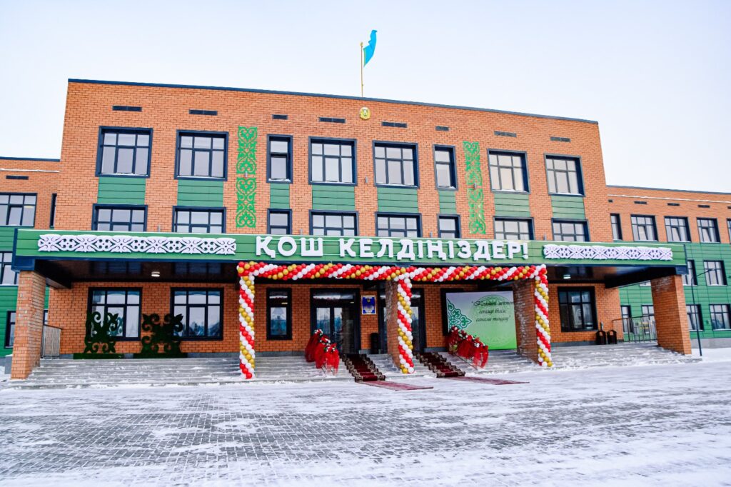 В Рудном открыли школу №8 на 900 мест с государственным языком обучения