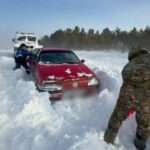 В Костанайской области из снежного заноса эвакуировали 13 человек