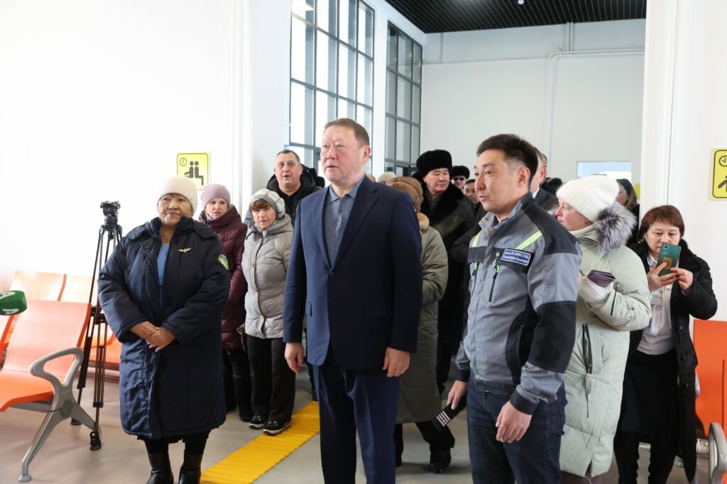 В Аулиекольском районе реконструировали вокзал и вручили ключи от новых квартир