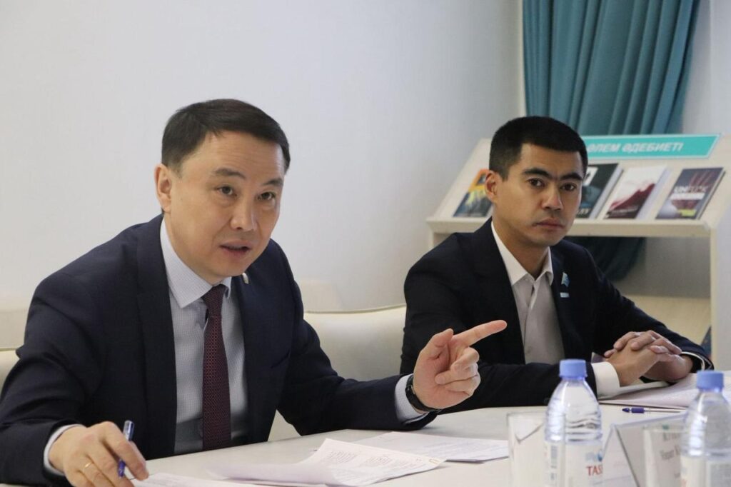 В Костанае появятся новые маршруты и развязки: итоги встречи Марата Жундубаева с горожанами