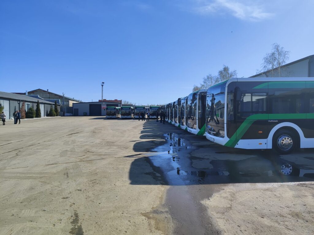 12 новых автобусов вышли сегодня, 31 марта, на городские маршруты в Костанае