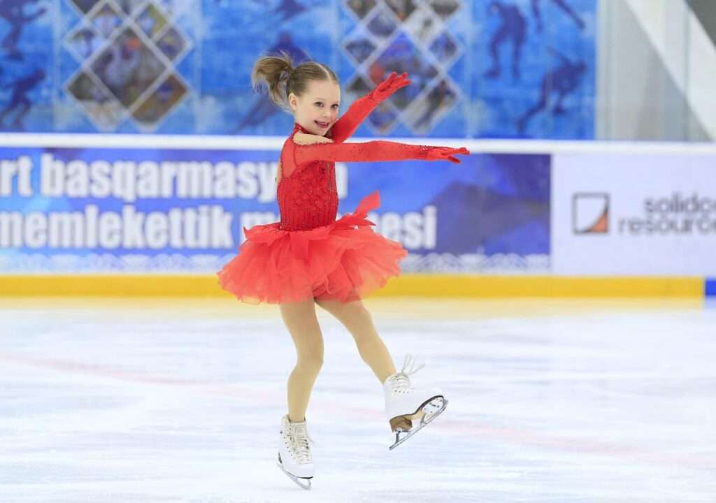 Лед «горел» от накала. В Костанае прошел Чемпионат Республики Казахстан по фигурному катанию среди юношей и девушек.