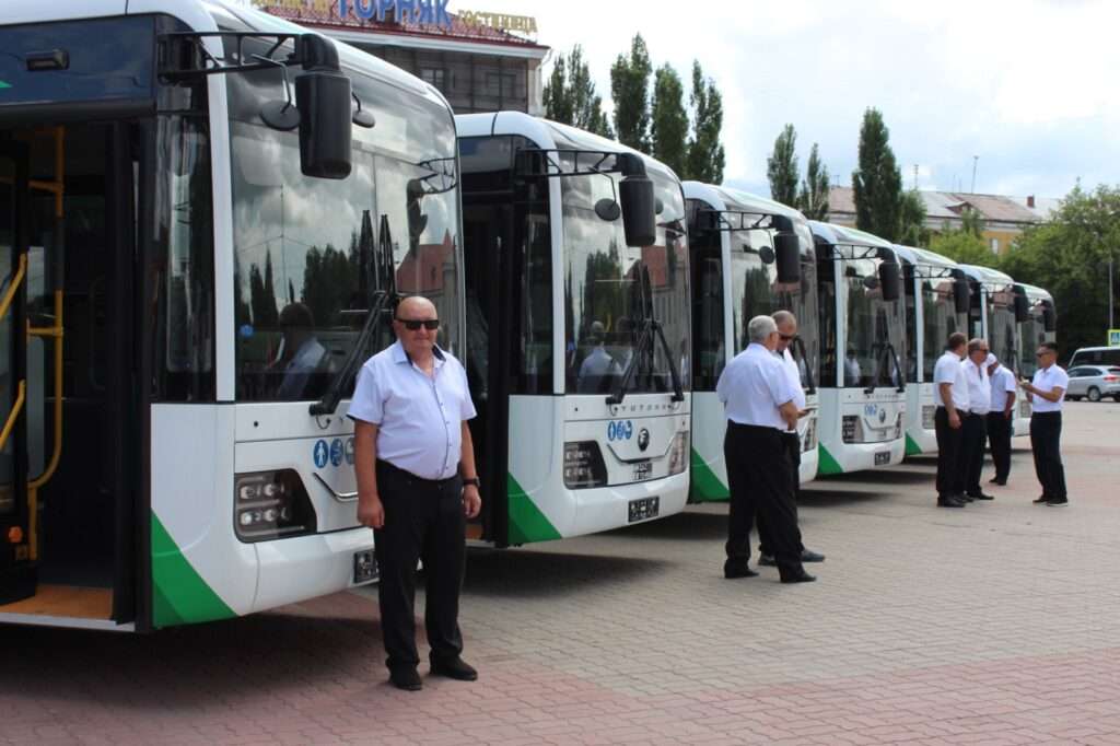 Началось обновление автобусного парка Рудного