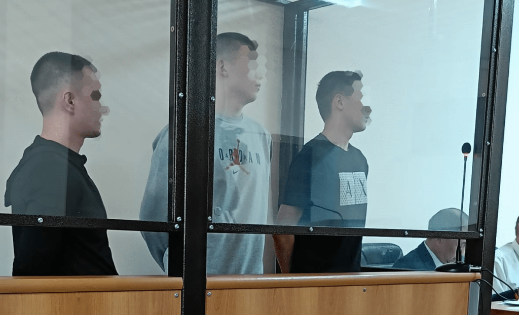 Дело о нападении на полицейского начали рассматривать в спецсуде по уголовным делам.