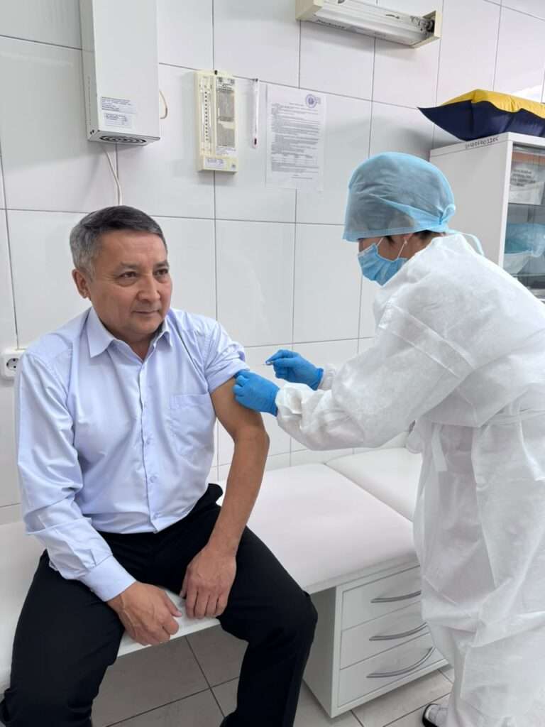 В Костанайской области стартовала, наконец, вакцинация против гриппа